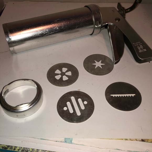 Wear-Ever Cookie Gun and Pastry Decorator. Vintage cookie maker, farmhouse - Picture 3 of 7